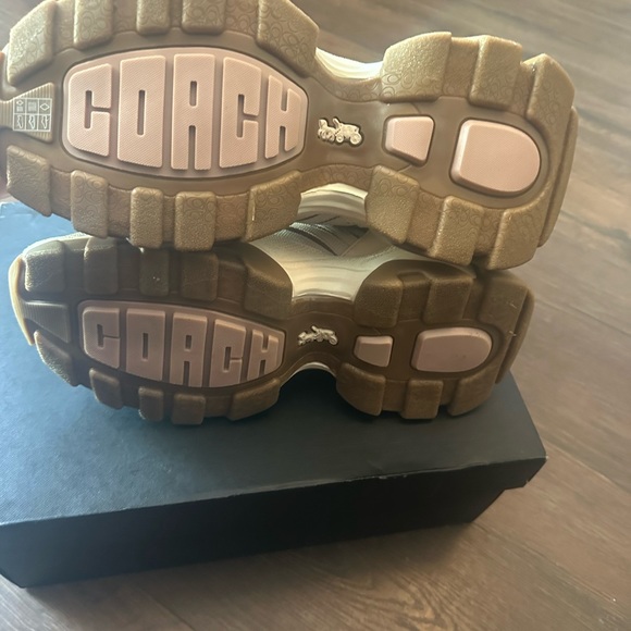 Authentic Coach sneakers casual cute and chunky…NIB never worn.. - Picture 4 of 5